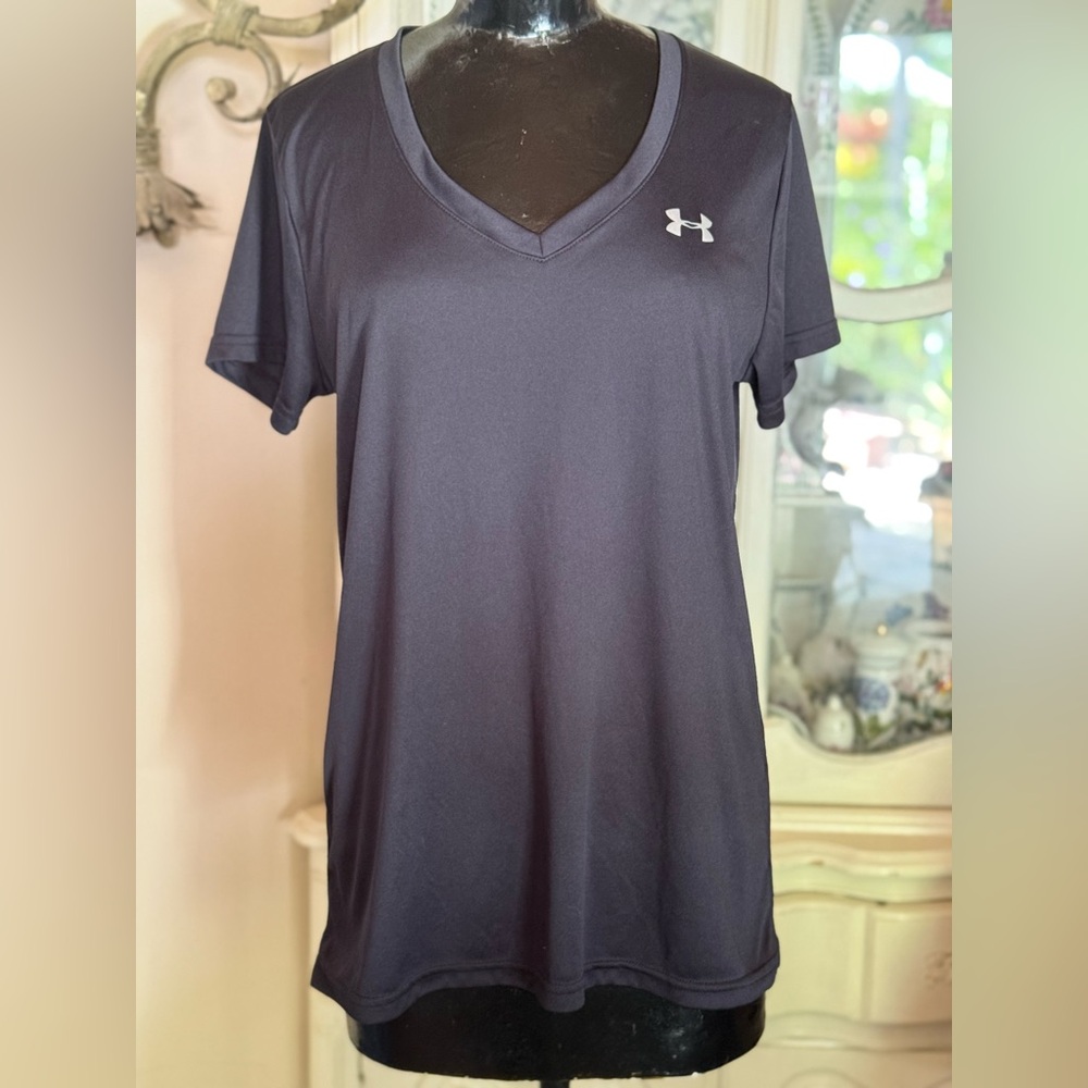 Under Armour V-neck Loose Heatgear T-shirt Size Large